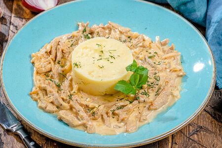 Бефстроганов