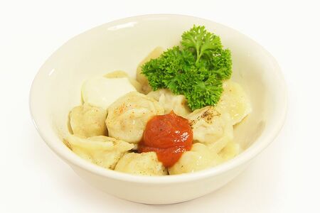 Пельмени отварные с маслом