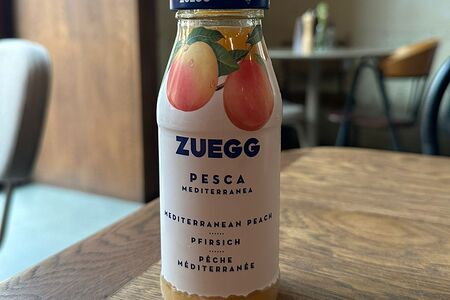Сок персиковый Zuegg