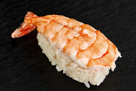 Нигири с креветкой