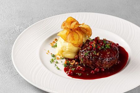 Большая котлета из говядины