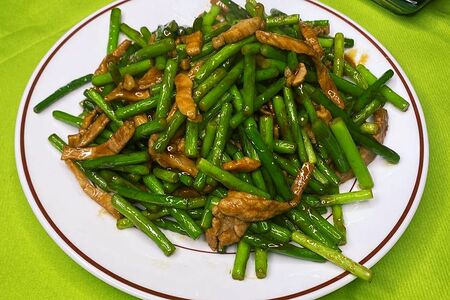 Мясо с ростками чеснока №217