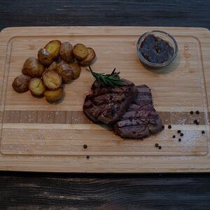 Филе миньон с картофелем бейби