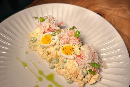 Оливье с крабом