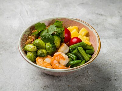 Горячий поке с морепродуктами