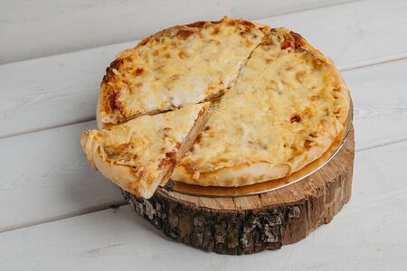 Пицца Томаты и сыр без глютена