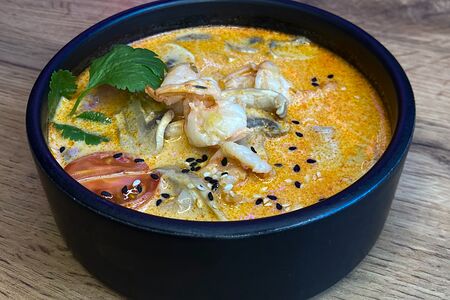 Том ям с тигровой креветкой