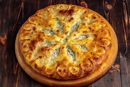 Пирог с курицей и осетинским сыром, большой