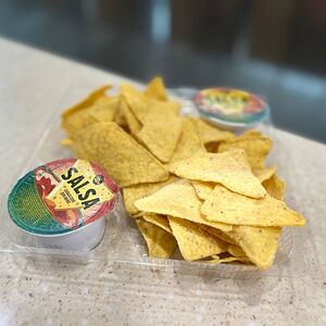 Double начос и соус сальса