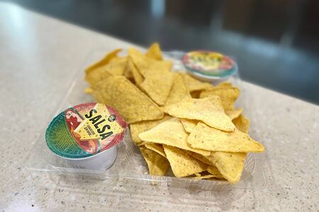 Double начос и соус сальса