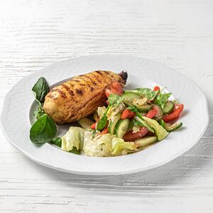 Стейк из курицы с миксом свежих овощей
