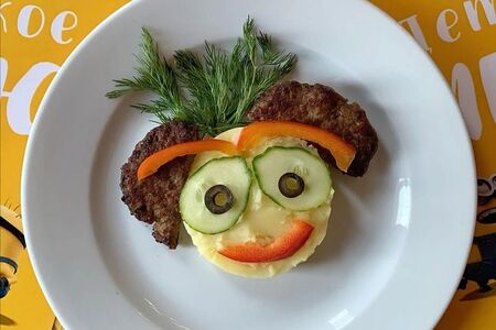 Котлета из говядины с картофельным пюре