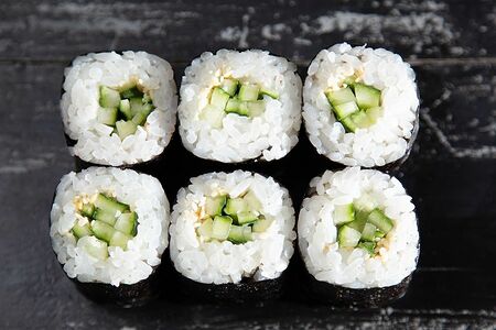 Хосомаки с огурцом