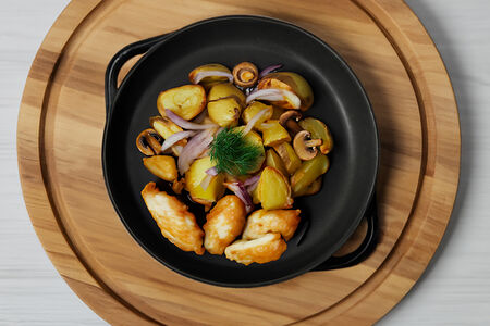 Сковородка с курицей