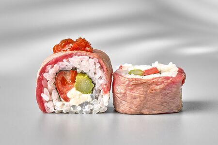 Ролл с говядиной Фланк стейк