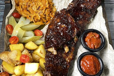 Фирменная лента ребер