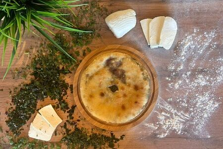 Пирог с листьями свеклы и сыром маленький