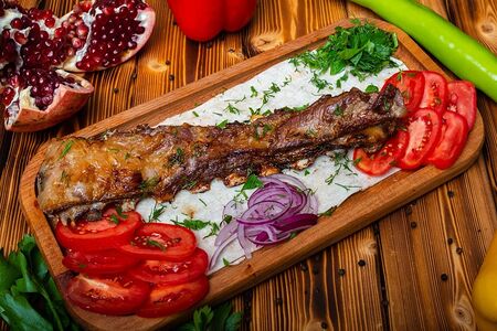 Бараньи рёбрышки на мангале