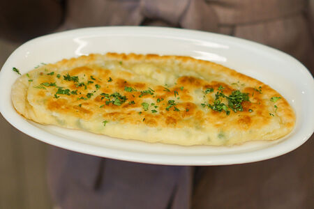 Кутаб с сыром и зеленью