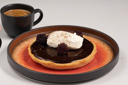 Песочный тарт шоколадный