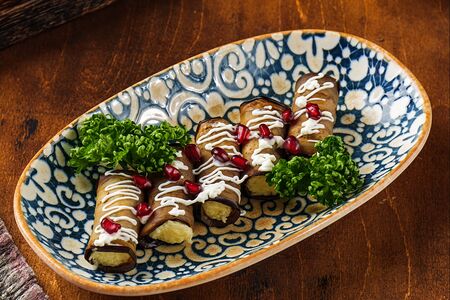 Рулетики из баклажанов с сырной начинкой