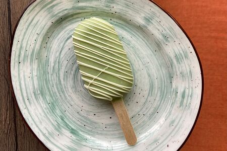 Бисквитное эскимо Фисташка-миндаль