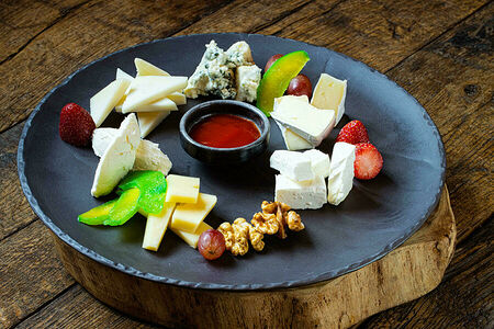 Сырная тарелка
