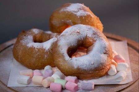 Пончики с сахарной пудрой