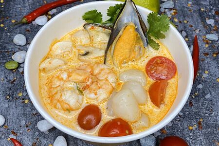 Том ям с креветками