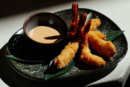 Креветки Кацу с соусом сладкий карри