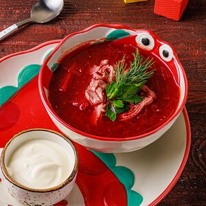 Детский борщ со сметаной