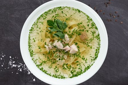 Суп куриный с лапшой