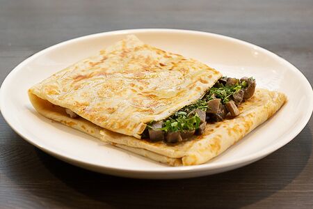 Блин с грибами в сливках