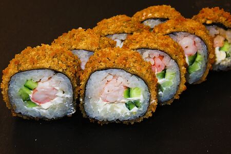 Ролл с креветками темпура