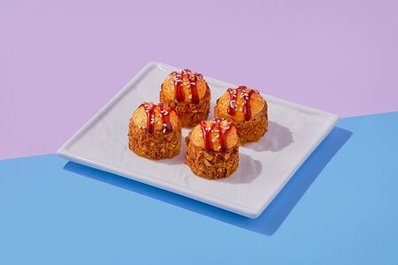 Запеченный ролл с куриными стрипсами и беконом 1/2