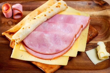 Блин с ветчиной и сыром