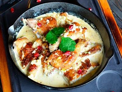 Цыпленок по-чкмерски в сливочно-чесночном соусе