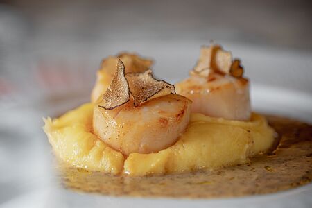 Морской гребешок и пюре Робюшон