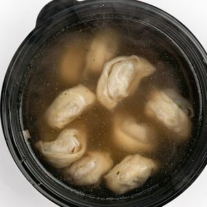 Пельмени с бульном