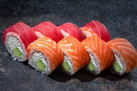 Ролл Филадельфия с тунцом и лососем