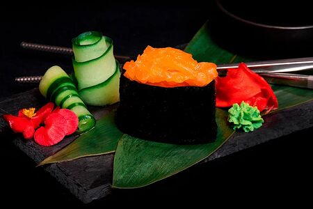 Гункан Лосось