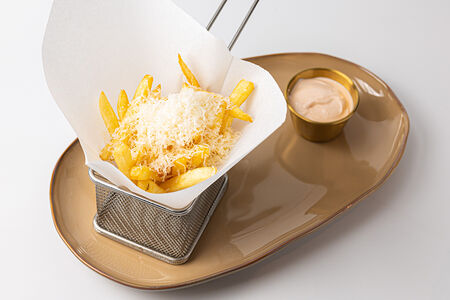 Картофель фри с пармезаном