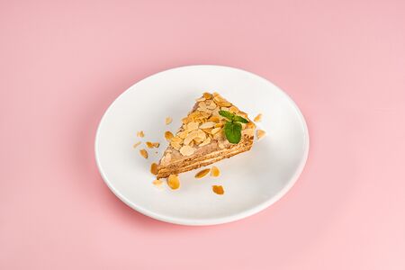 Ореховый дакуаз