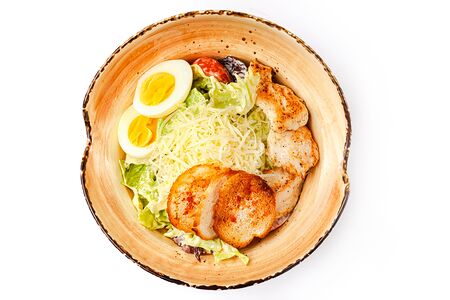 Салат Цезарь с курицей