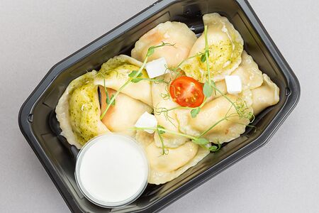 Вареники с рикоттой и вялеными томатами