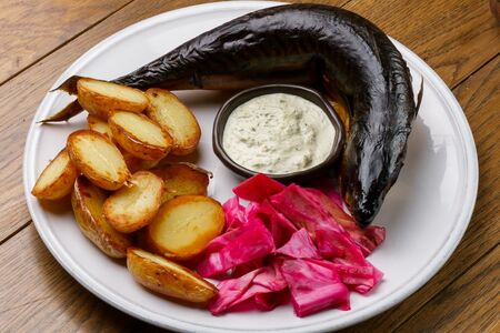 Скумбрия с картофелем черри