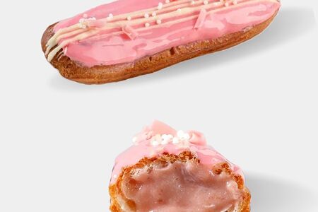 Клубника со сливками эклер