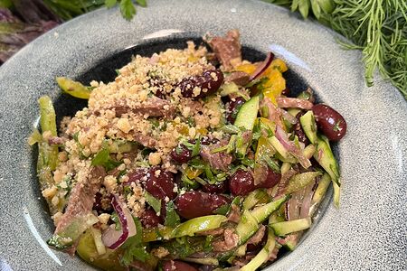 Салат с телятиной и фасолью