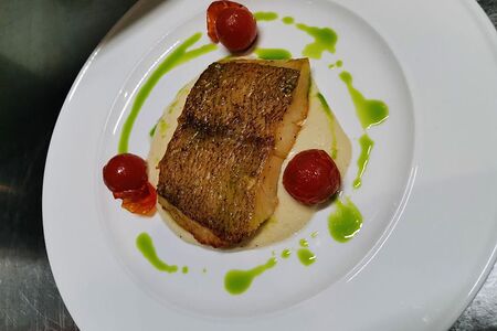 Палтус на картофельном соусе