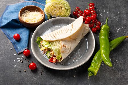 Шаурма в пите Цезарь